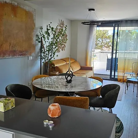 Vila Luxury Townhouse With Stunning Sea & Mountain Views