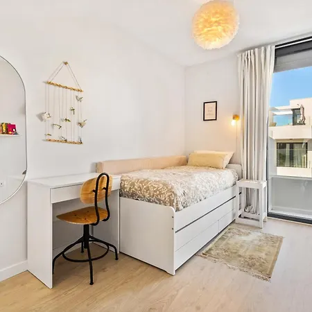 Vila Luxury Townhouse With Stunning Sea & Mountain Views