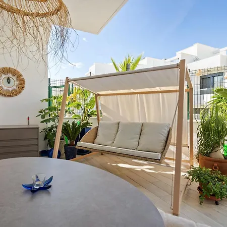 Vila Luxury Townhouse With Stunning Sea & Mountain Views